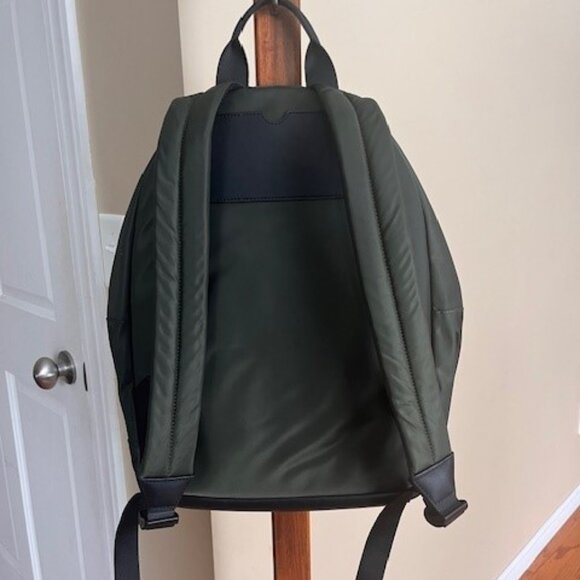 Quince Revive Nylon Backpack (Olive) - Picture 3 of 4